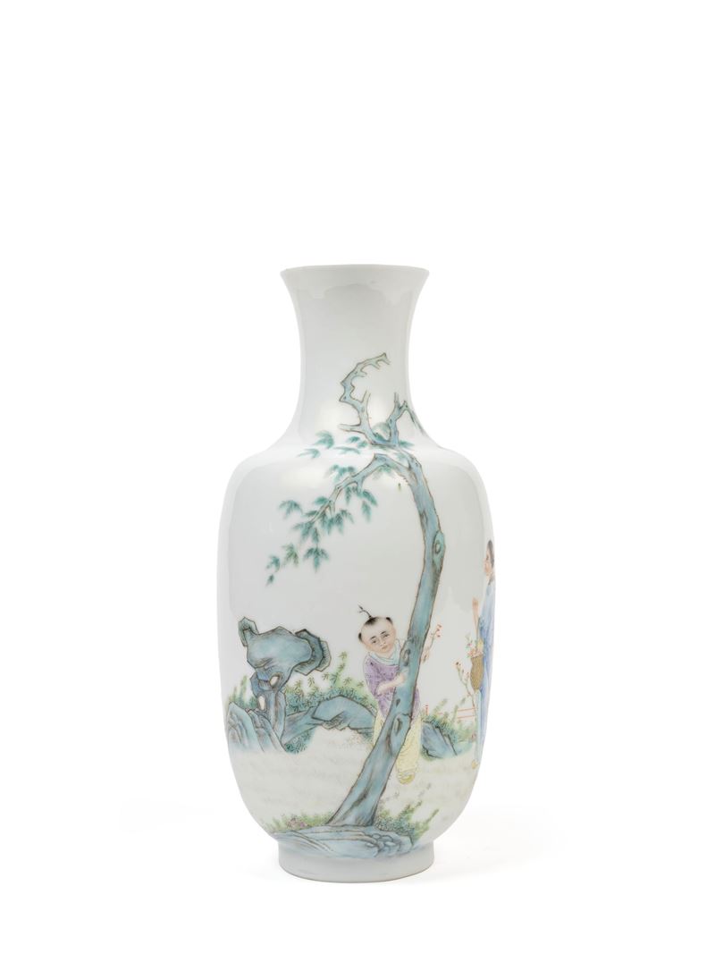VASO IN PORCELLANA FAMIGLIA ROSA