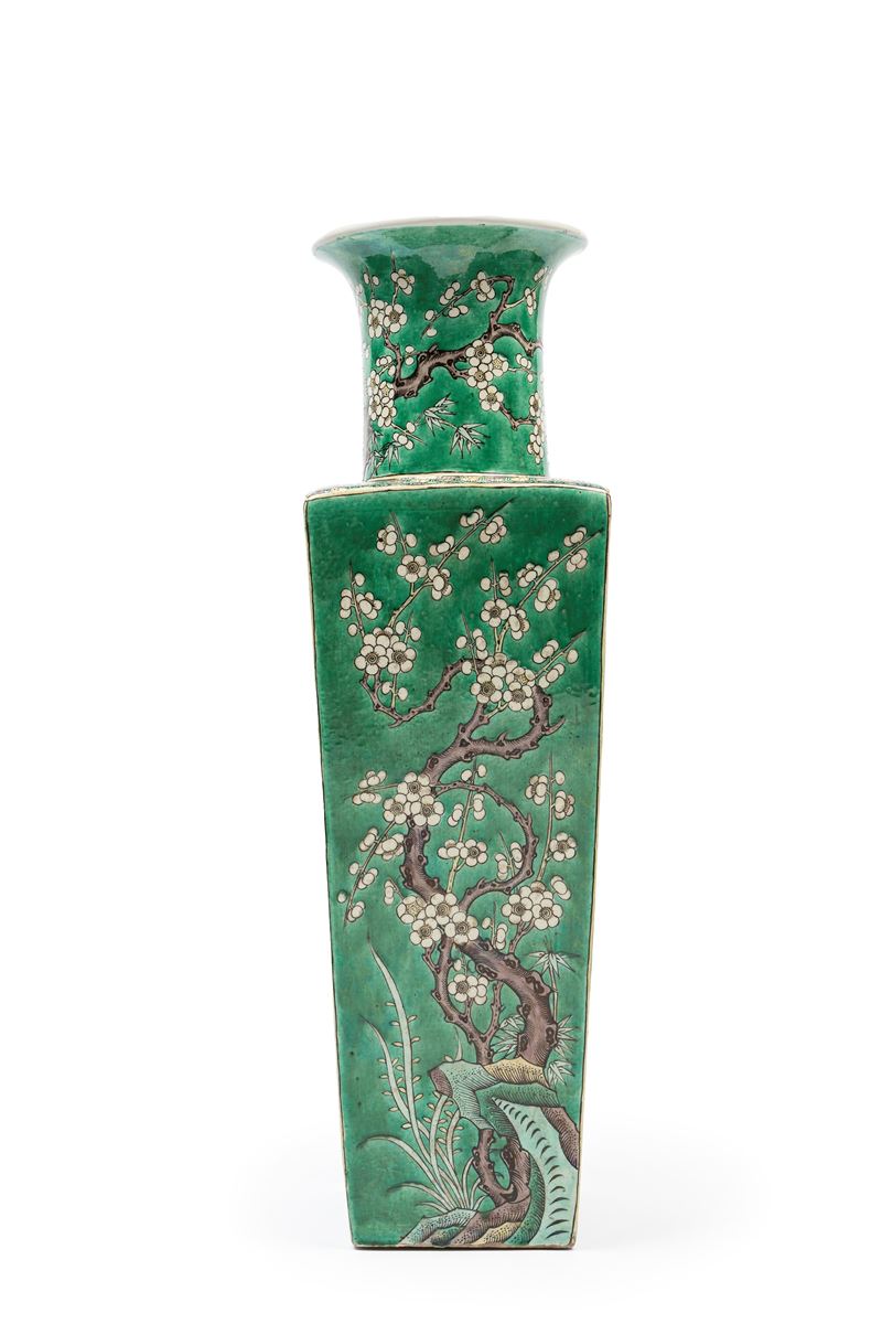 GRANDE VASO IN PORCELLANA FAMIGLIA VERDE A COLONNA DI BALAUSTRA