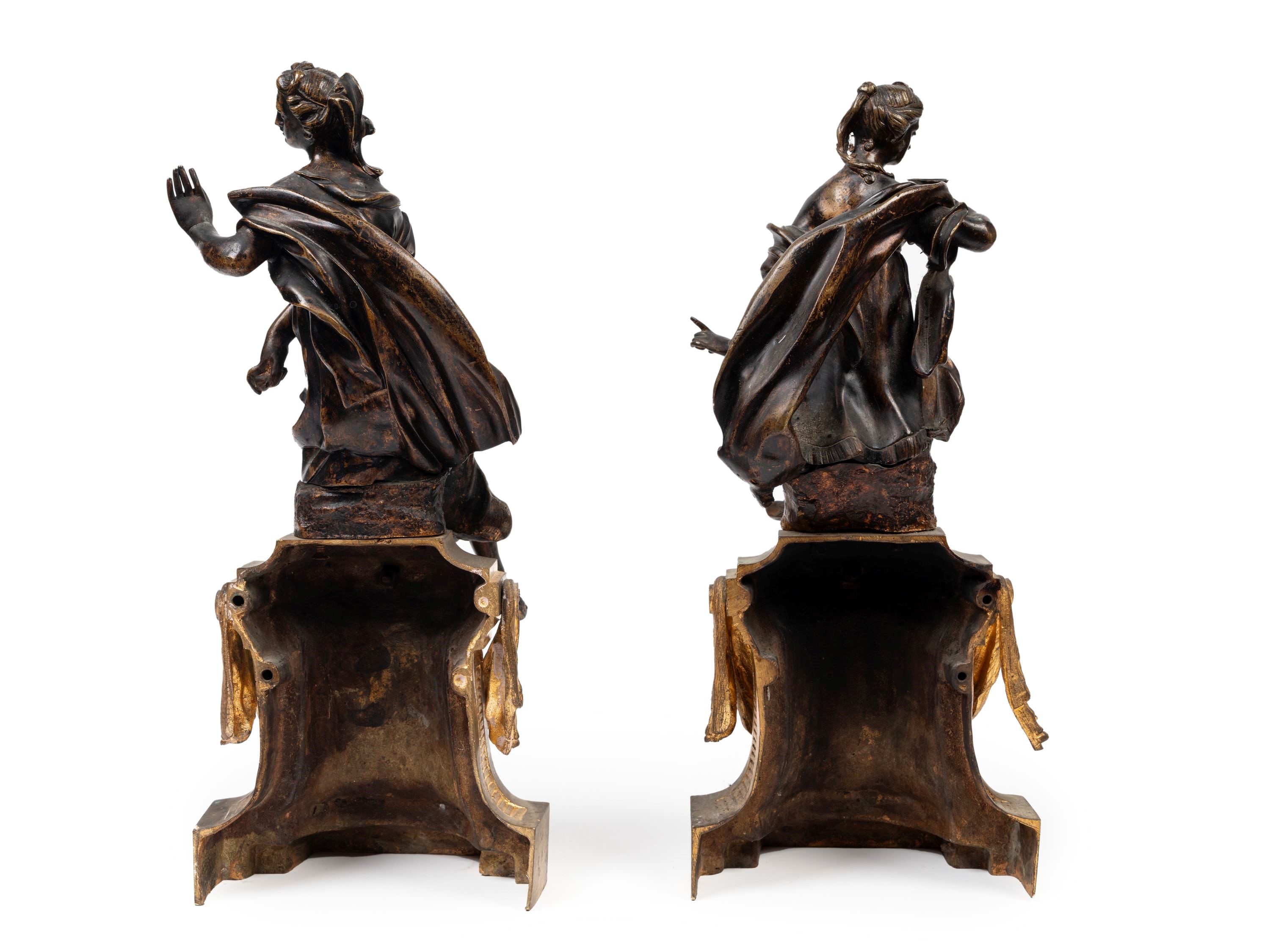Coppia di terminali di alare in bronzo dorato e brunito, Secolo XIX