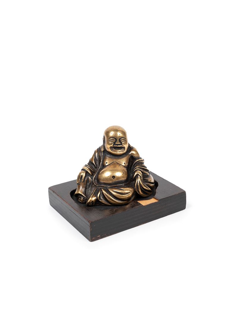 Figura di Buddha sorridente in bronzo dorato, Cina, dinastia Qing, XIX secolo