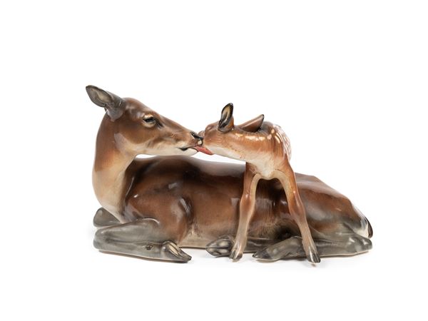 Lenci - POLYCHROME EARTHENWARE SCULPTURE DEPICTING MOTHER DEER AND FAWN