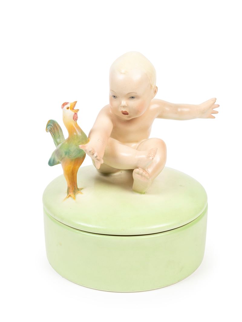 Lenci - Abele Jacopi, Scatola con bambino e galletto in terraglia policroma, Torino, 1935 ca.