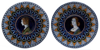Coppa di piatti da parata in maiolica policroma, Faenza, XX secolo