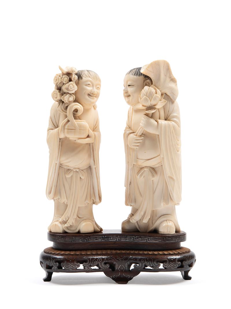 Scultori Cinesi del XX secolo, Due sculture in avorio raffiguranti gemelli Hehe