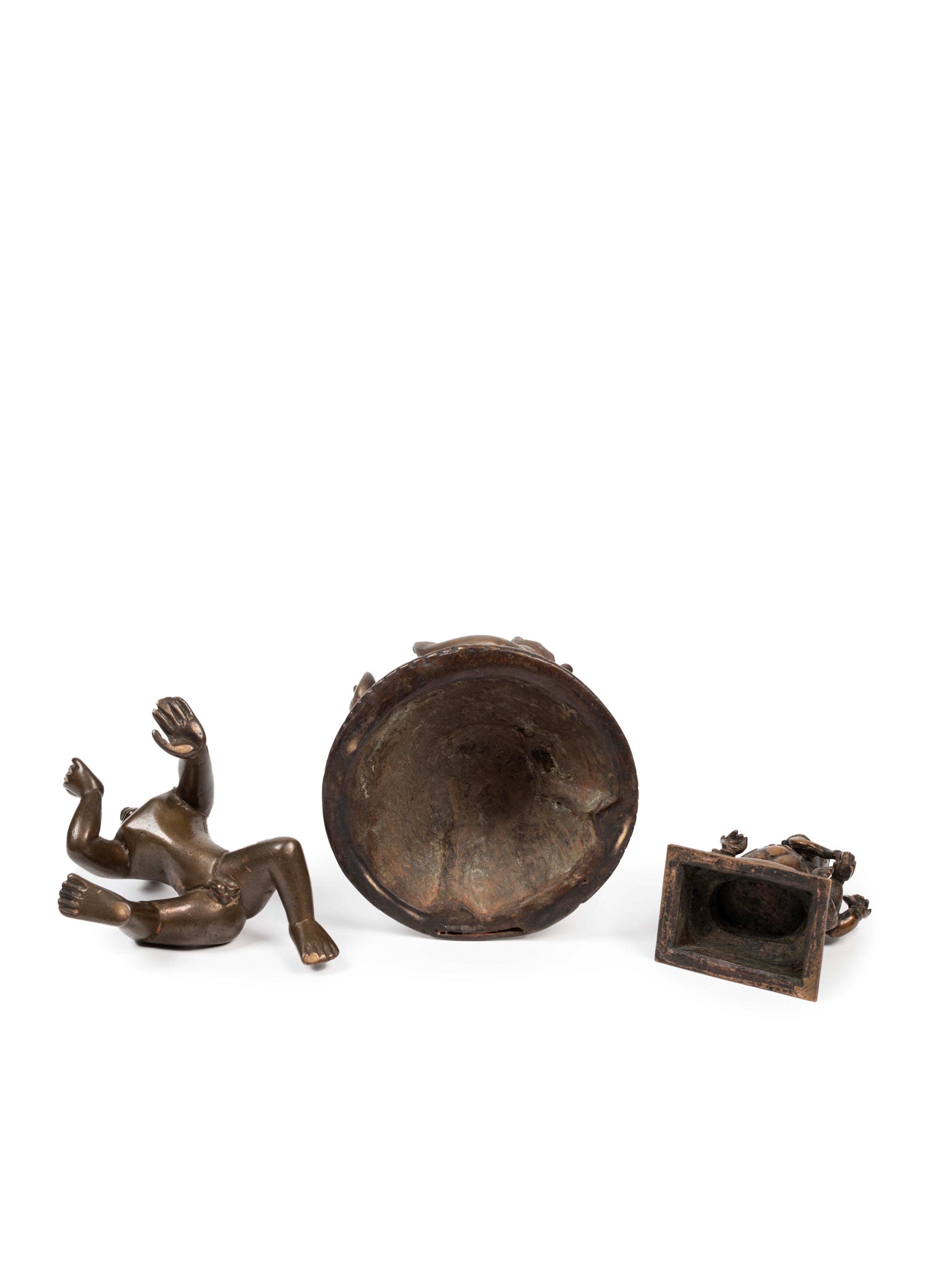 Scultore indiano, Tre sculture in bronzo raffiguranti Vishnu, Ganesha e Mahavira