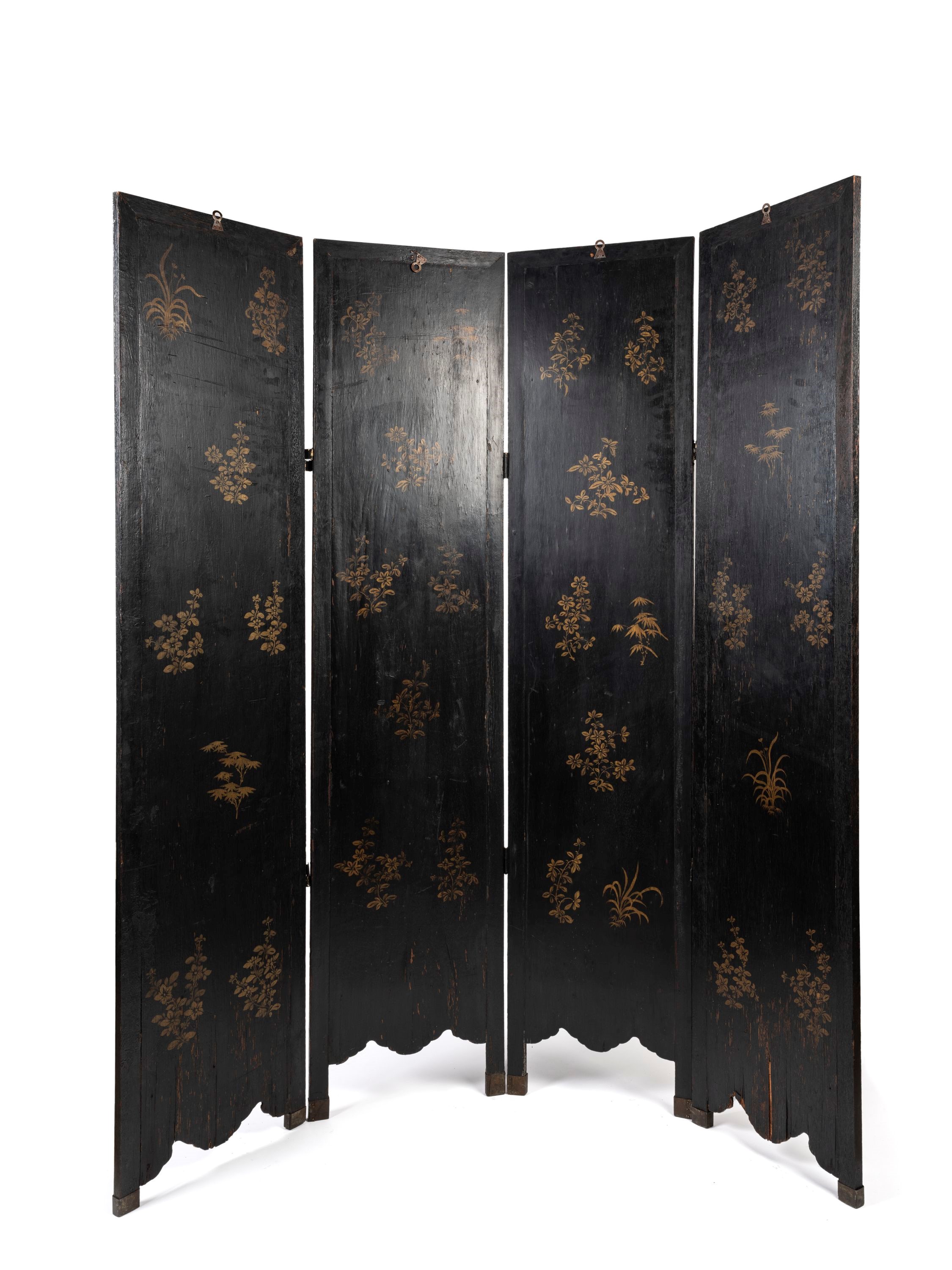 PARAVENTO IN LEGNO LACCATO A QUATTRO ANTE