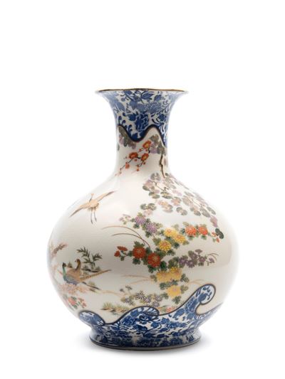 Vaso in porcellana policroma, Giappone, inizio XX secolo