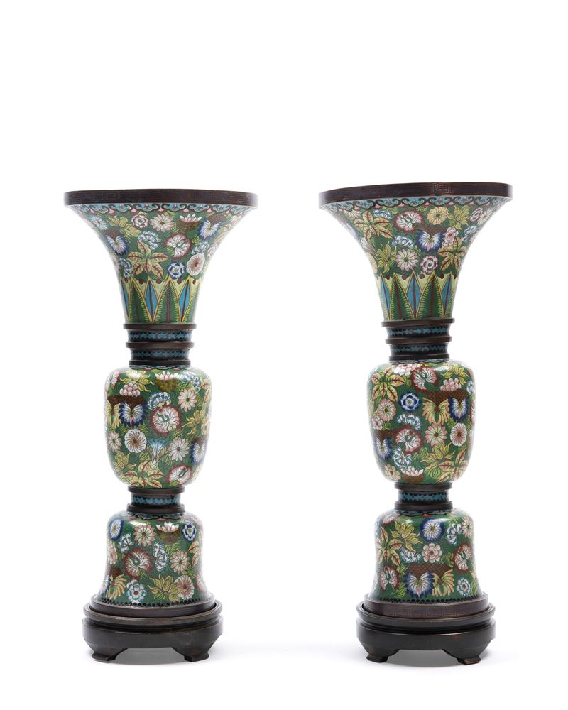 COPPIA DI VASI A TROMBA CLOISONNÉ