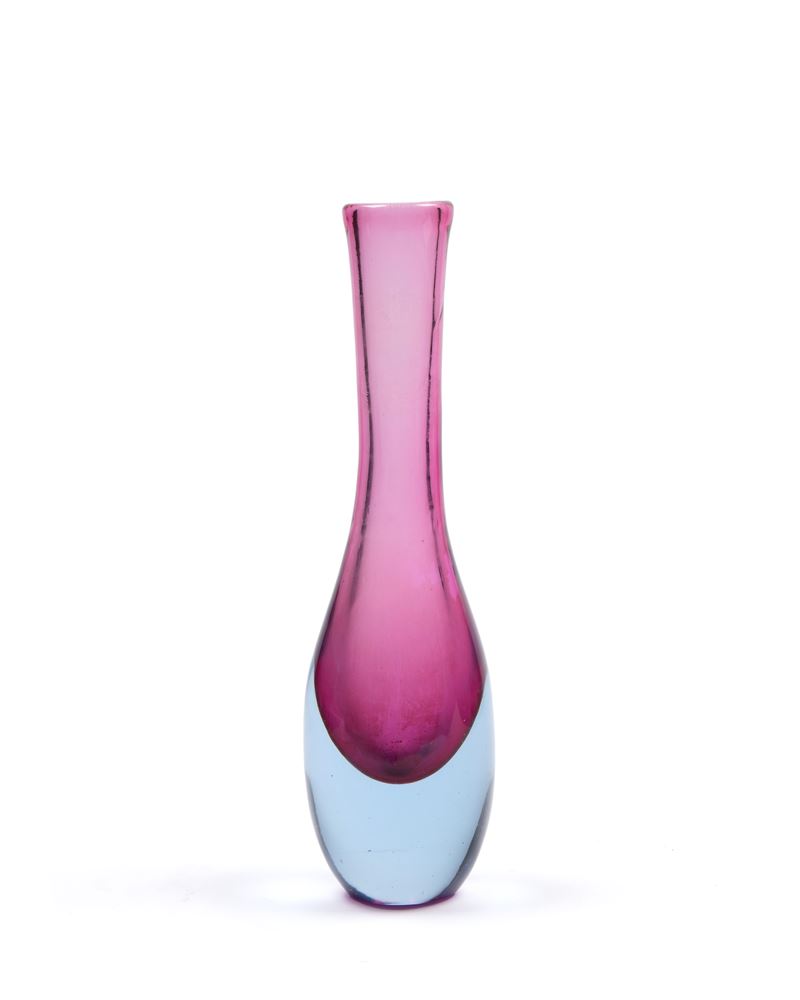 Vaso in vetro sommerso blu e rosso, Salviati, XX secolo