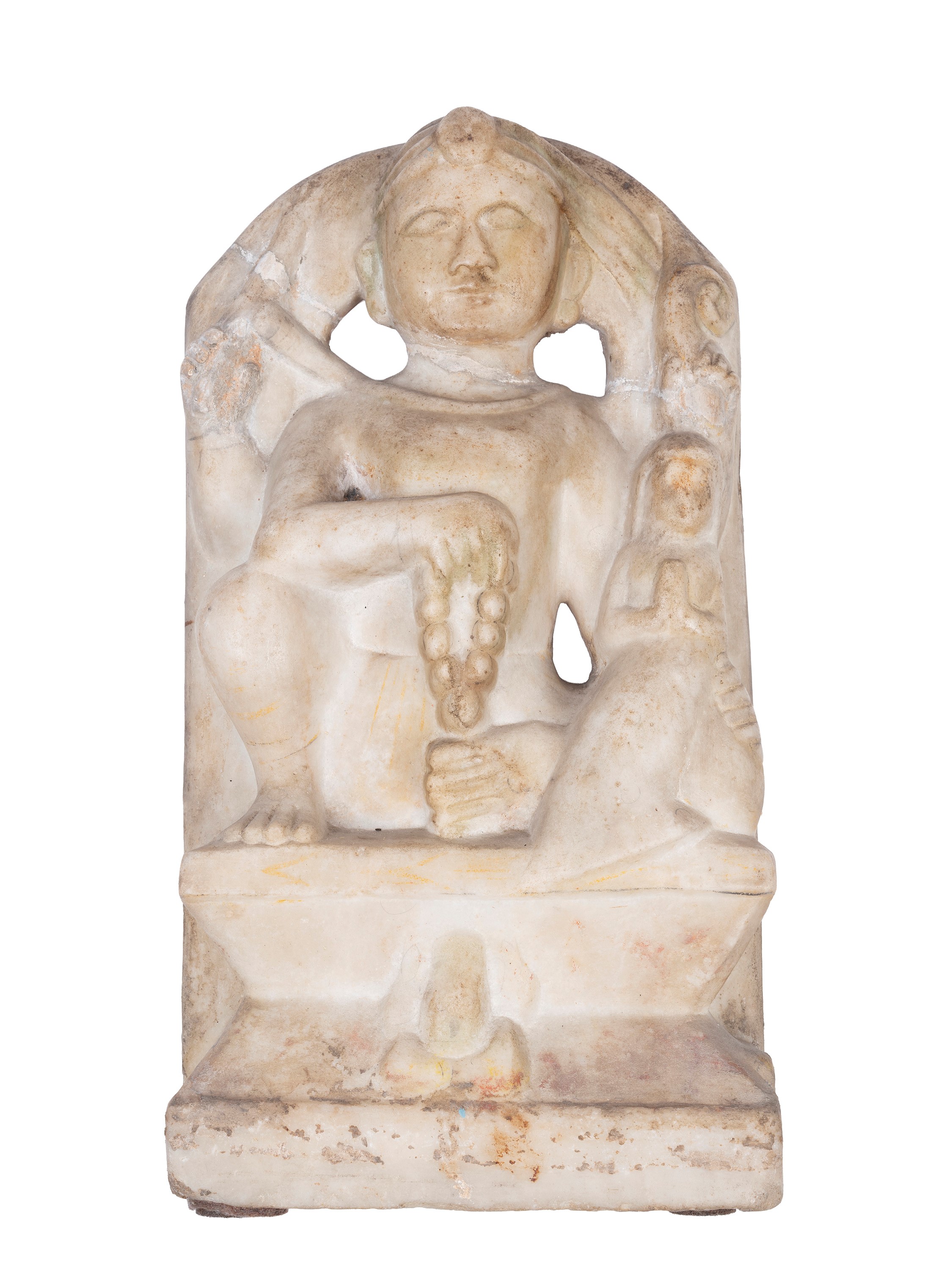 Sculture indiane in marmo, rappresentazione di divinità e vasca floreale