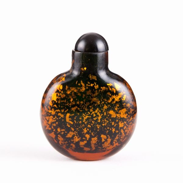 A GLASS SNUFF BOTTLE