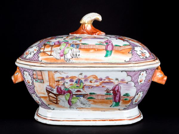 A 'MANDARIN' PATTERN TUREEN AND COVER