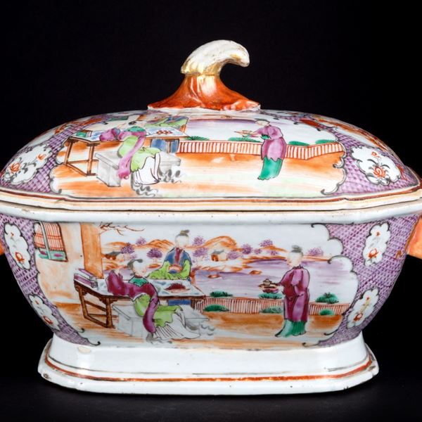 A 'MANDARIN' PATTERN TUREEN AND COVER