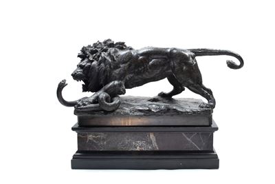 A. Piroli, Scultura raffigurante un leone che combatte con un serpente, base in marmo