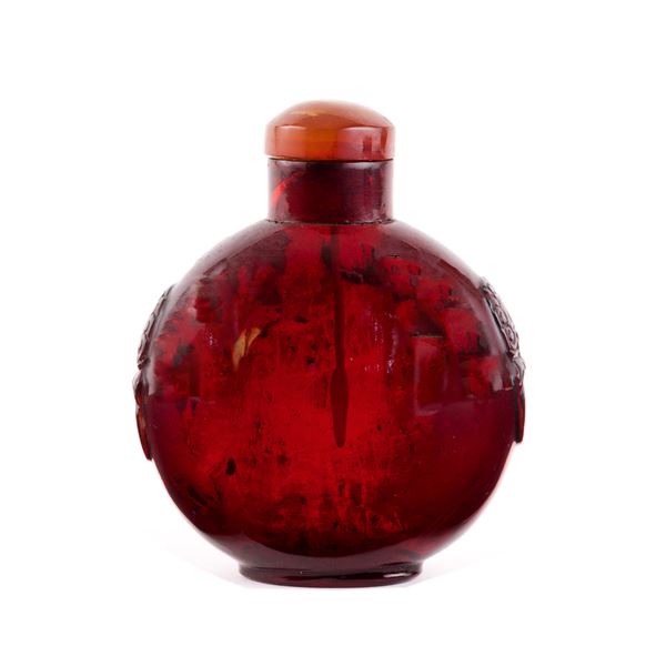 A GLASS SNUFF BOTTLE