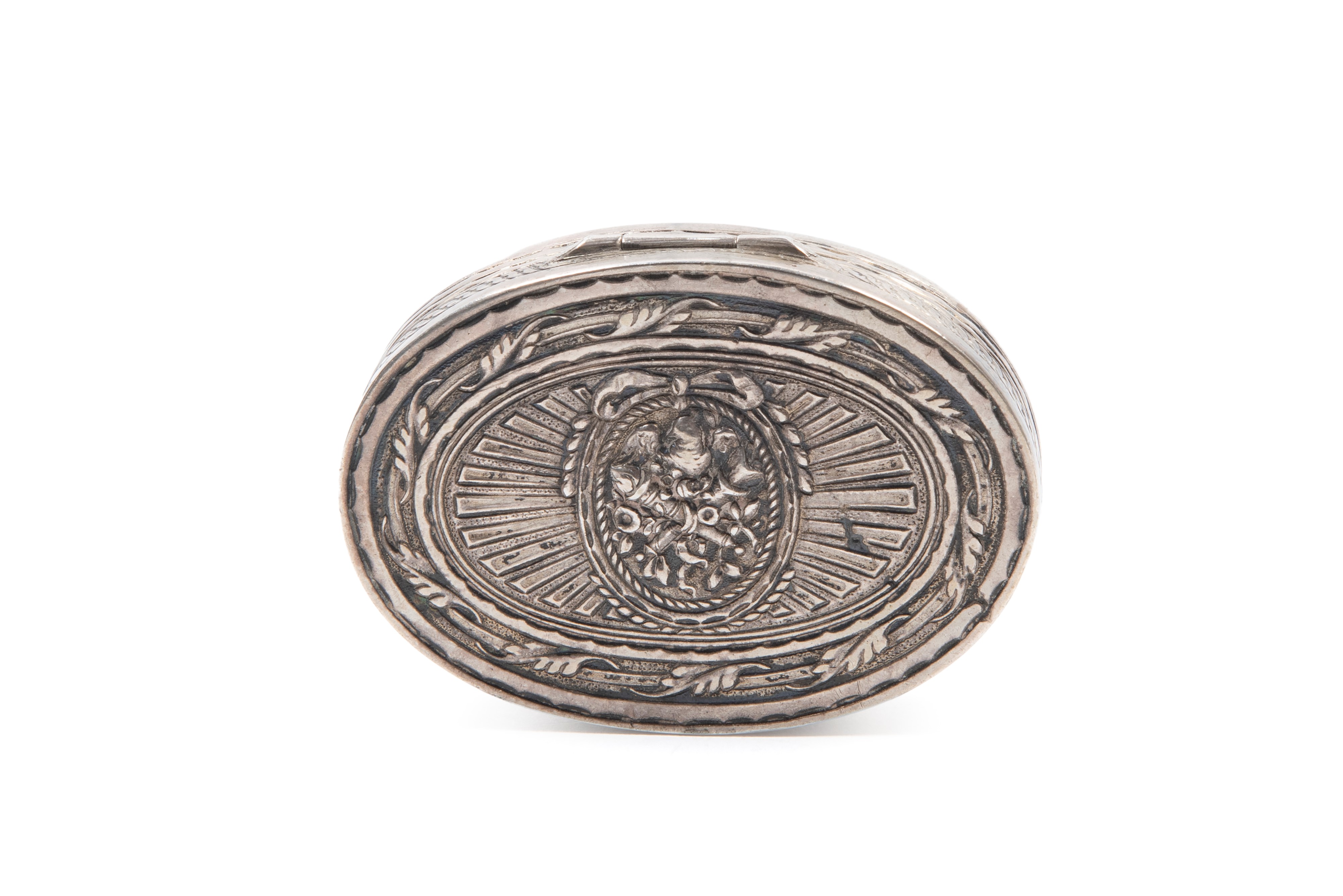 Tabacchiera Luigi XVI in argento, fine XVIII secolo