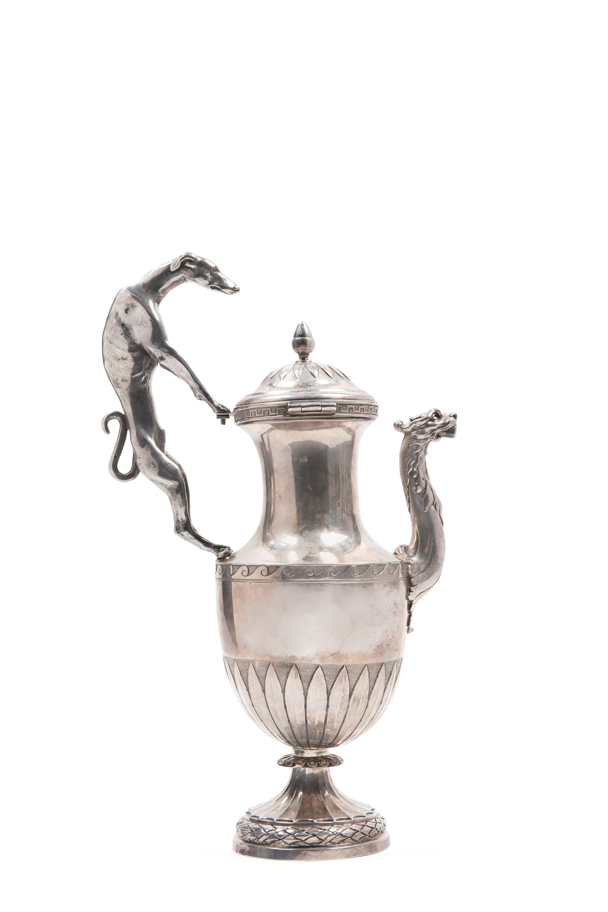 Bottega Sanini, Caffettiera in argento con decorazione zoomorfa
