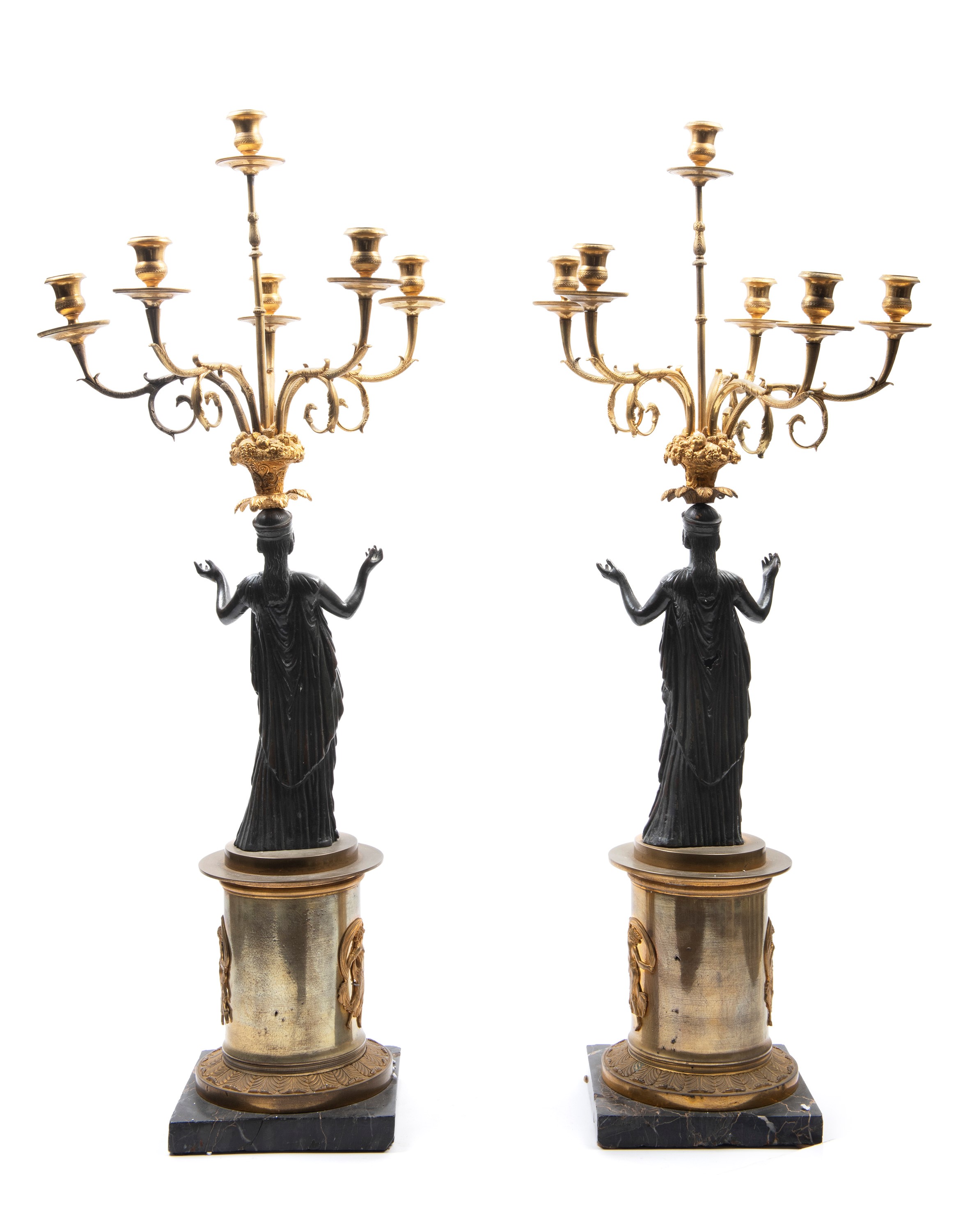 Coppia di candelabri in bronzo a patina scura e dorato, Francia, fine XIX secolo
