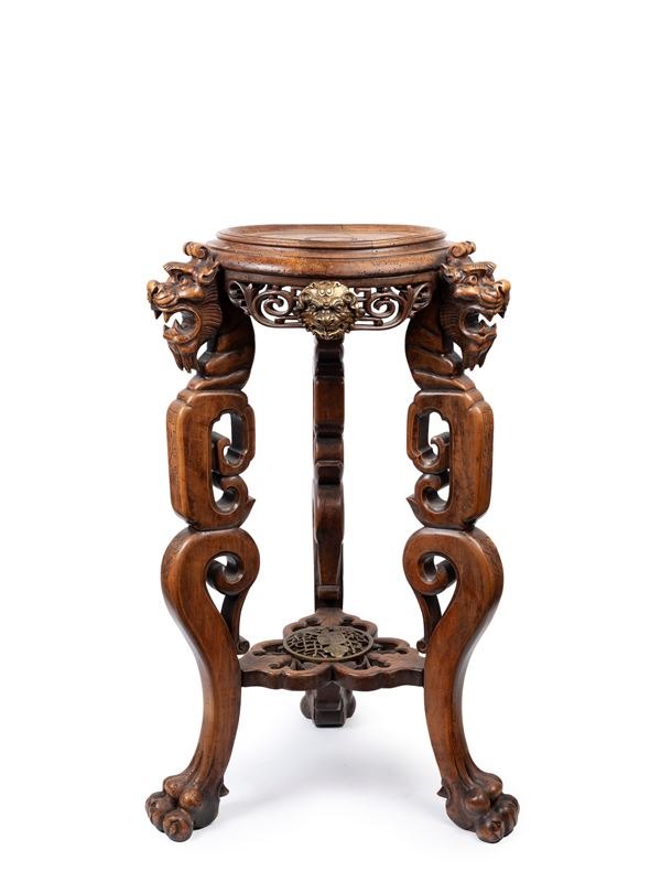 TRIPOD BASE IN CARVED WOOD