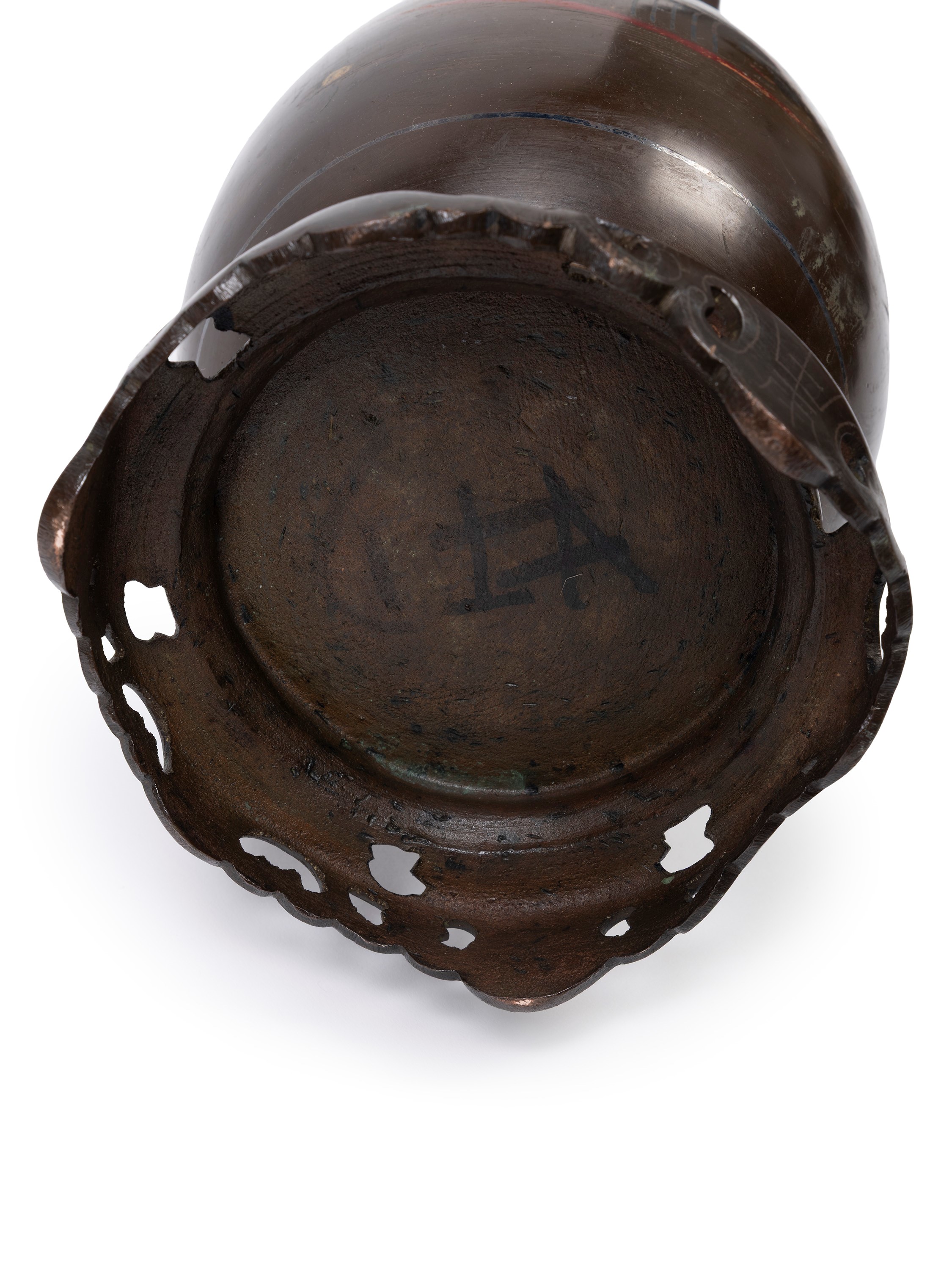Vaso portafiori in bronzo su base in legno, Giappone, periodo Meiji