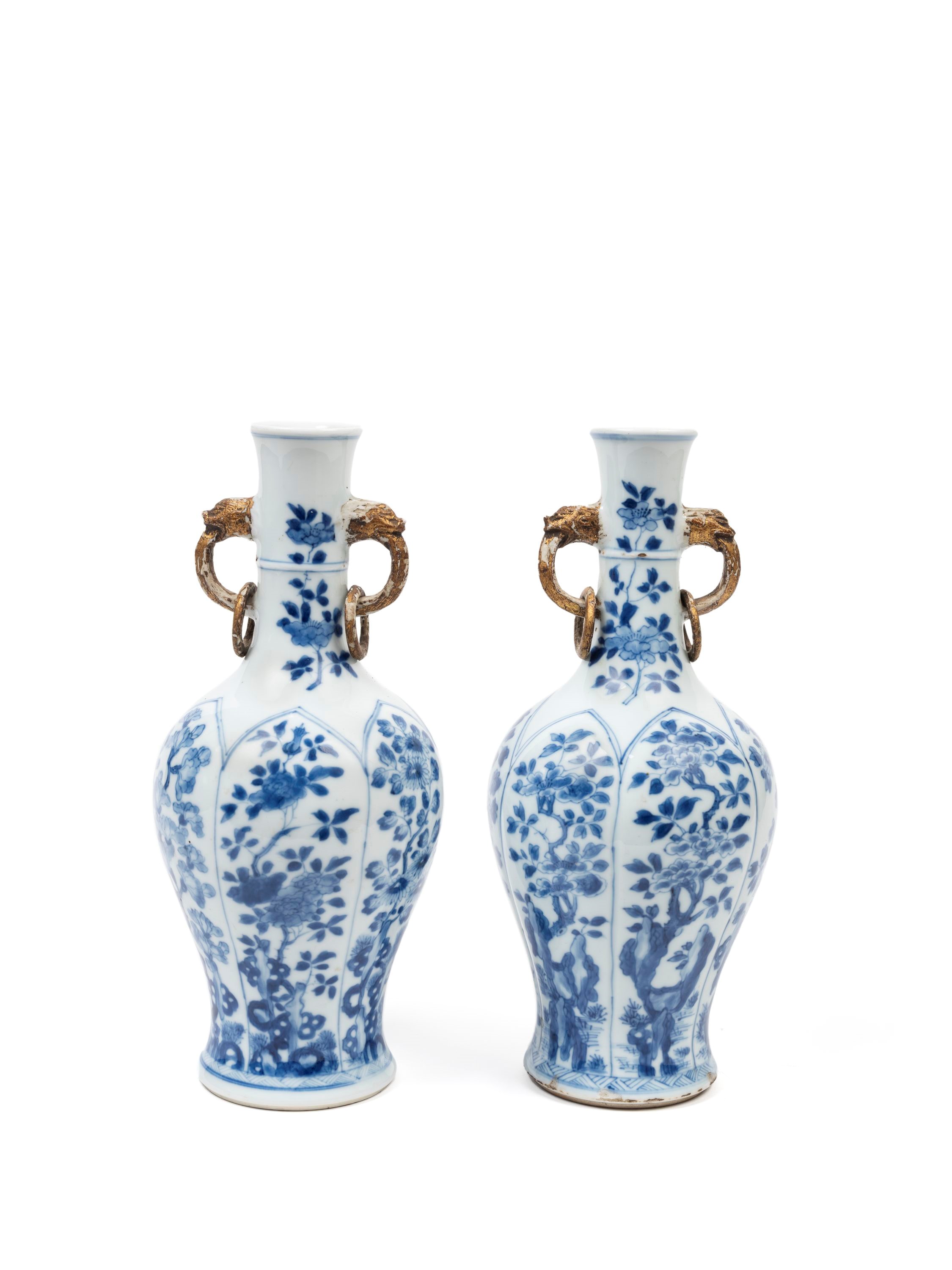 DUE VASETTI IN PORCELLANA BIANCO E BLU