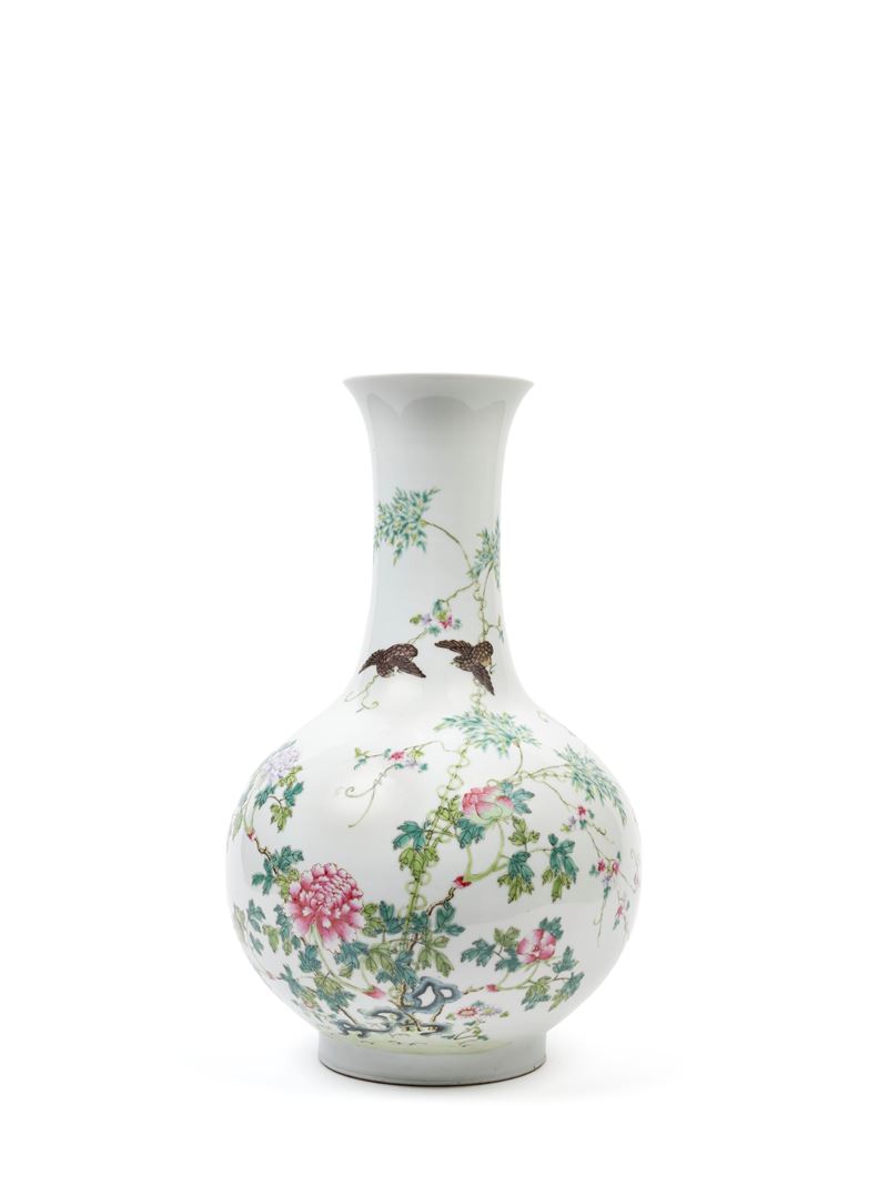 VASO IN PORCELLANA FAMIGLIA ROSA