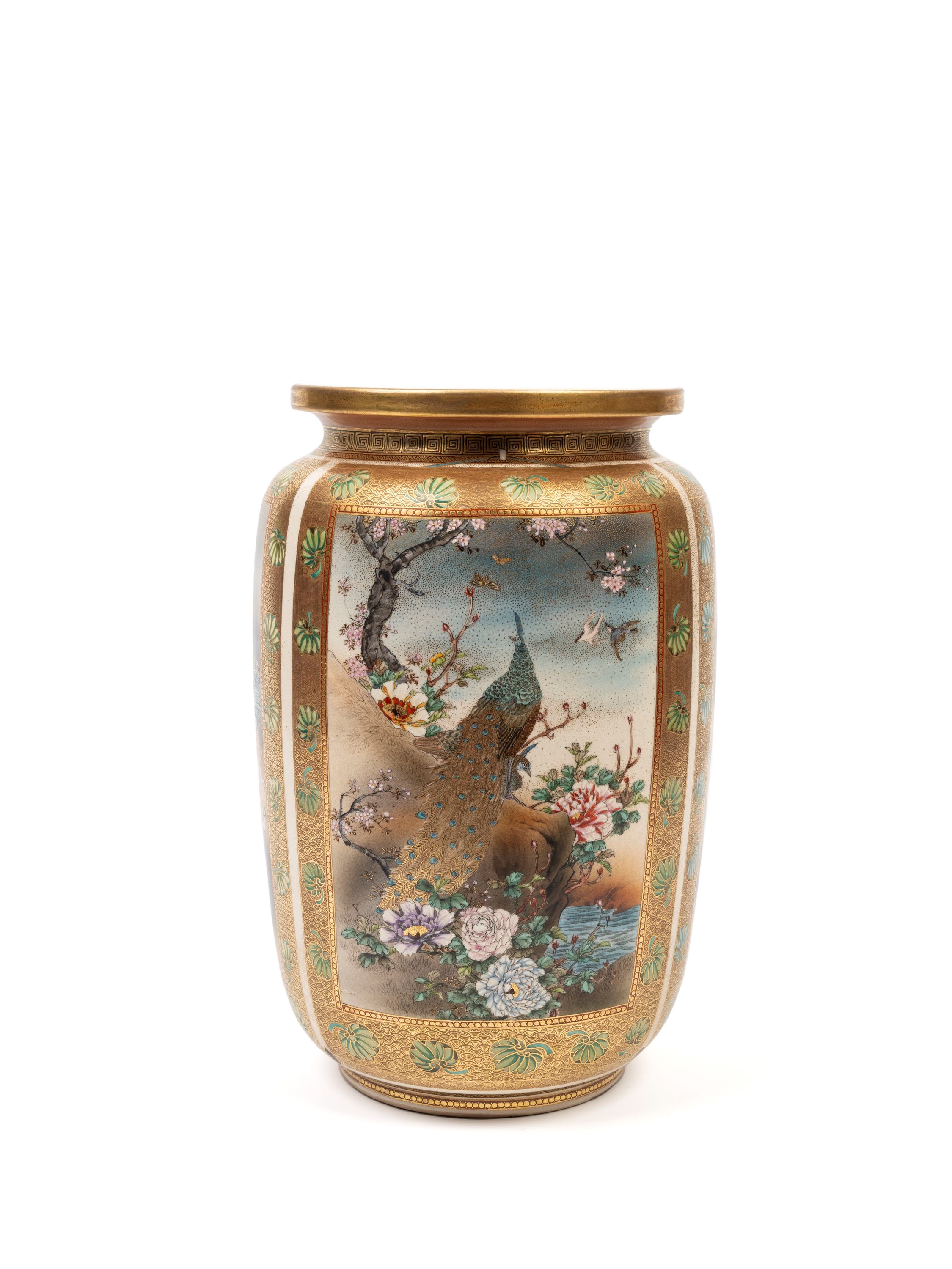 Matsumoto Hozan, Grande vaso in ceramica di Satsuma a forma di lanterna