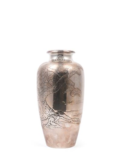 Kobayashi e Yoshitsugu saku, Grande vaso in argento, Giappone, periodo Taisho (1912-1926)