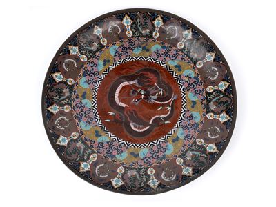 Piatto cloisonné in smalti policromi e pietra avventurina, Giappone, periodo Meiji (1868-1912)