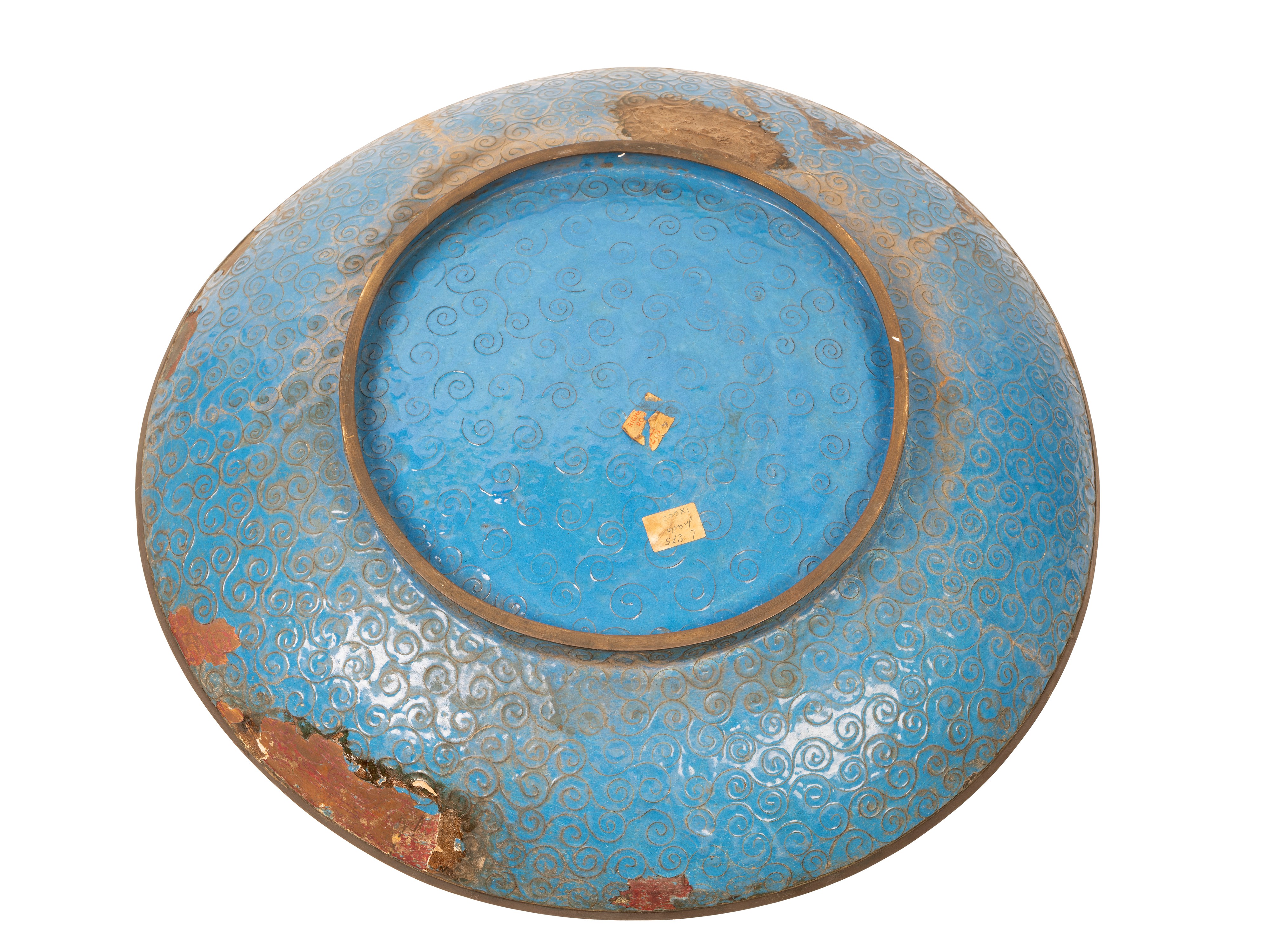 Piatto cloisonné in smalti policromi e pietra avventurina, Giappone, periodo Meiji (1868-1912)