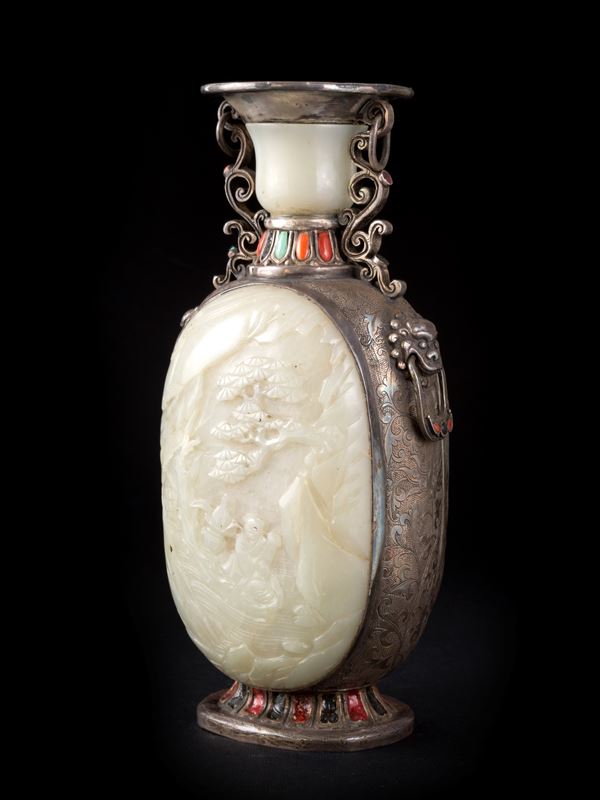 MONGOLIAN-STYLE JADE AND SILVER FLASK