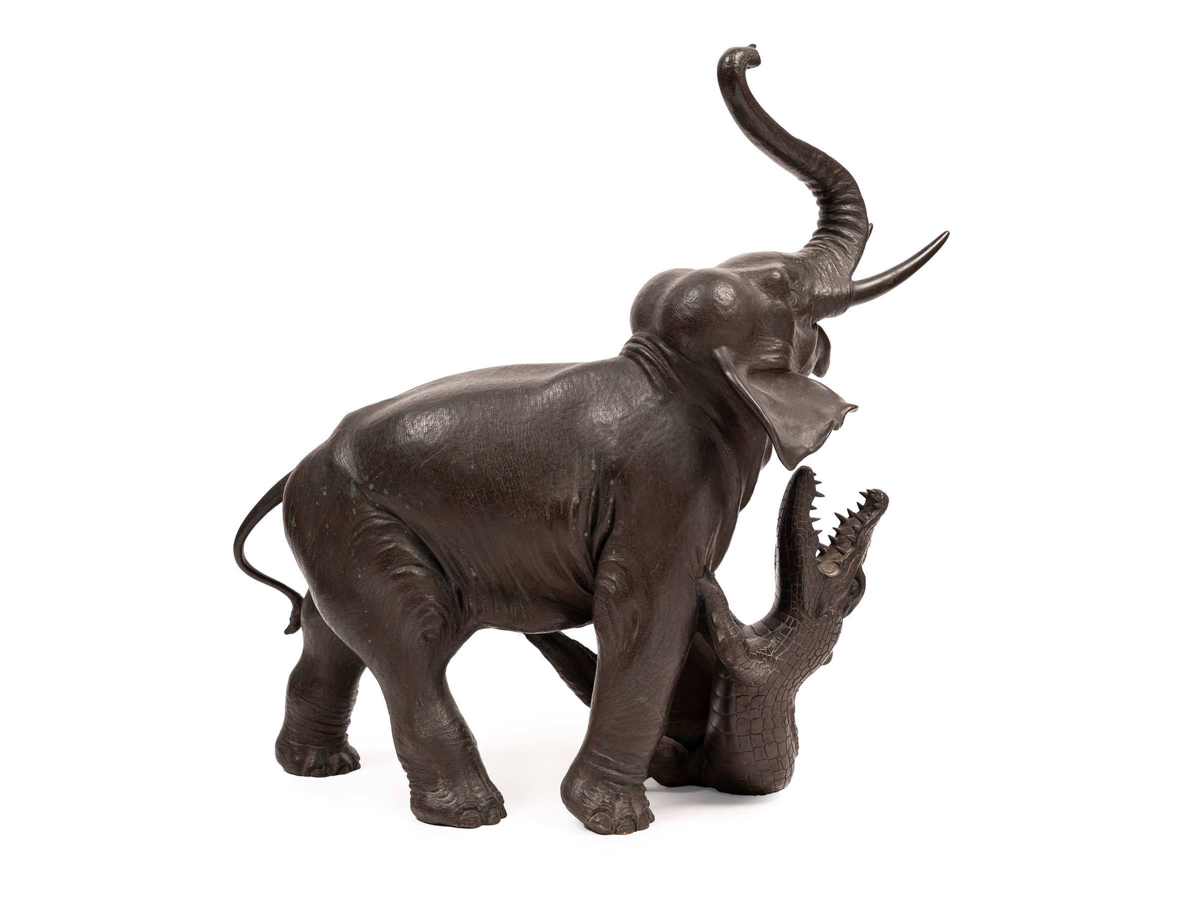 Atsuyoshi, Okimono in bronzo raffigurante elefante e coccodrillo