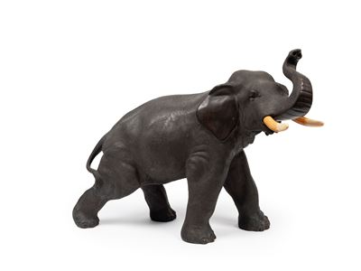 Okimono in bronzo con parti in avorio, Elefante con proboscide alzata