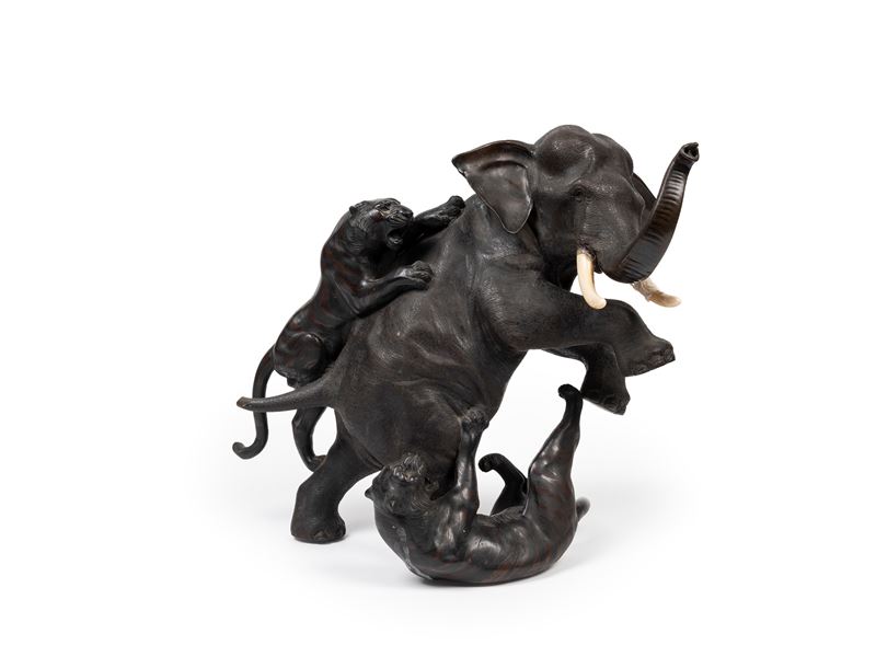 Okimono in bronzo con parti in avorio, Elefante e tigri, Giappone, periodo Meiji