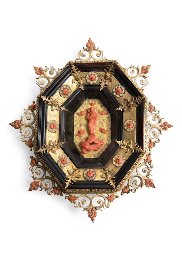 ☼DEVOTIONAL PANEL IN GILT BRONZE AND COPPER, ENAMELS, CORAL AND WOOD