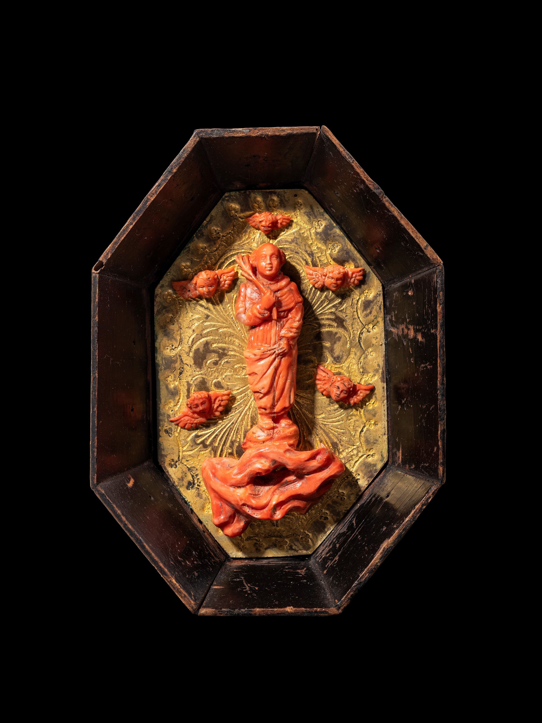 Pannello devozionale in rame, bronzo dorato, smalti, corallo e legno, Trapani, XVIII secolo
