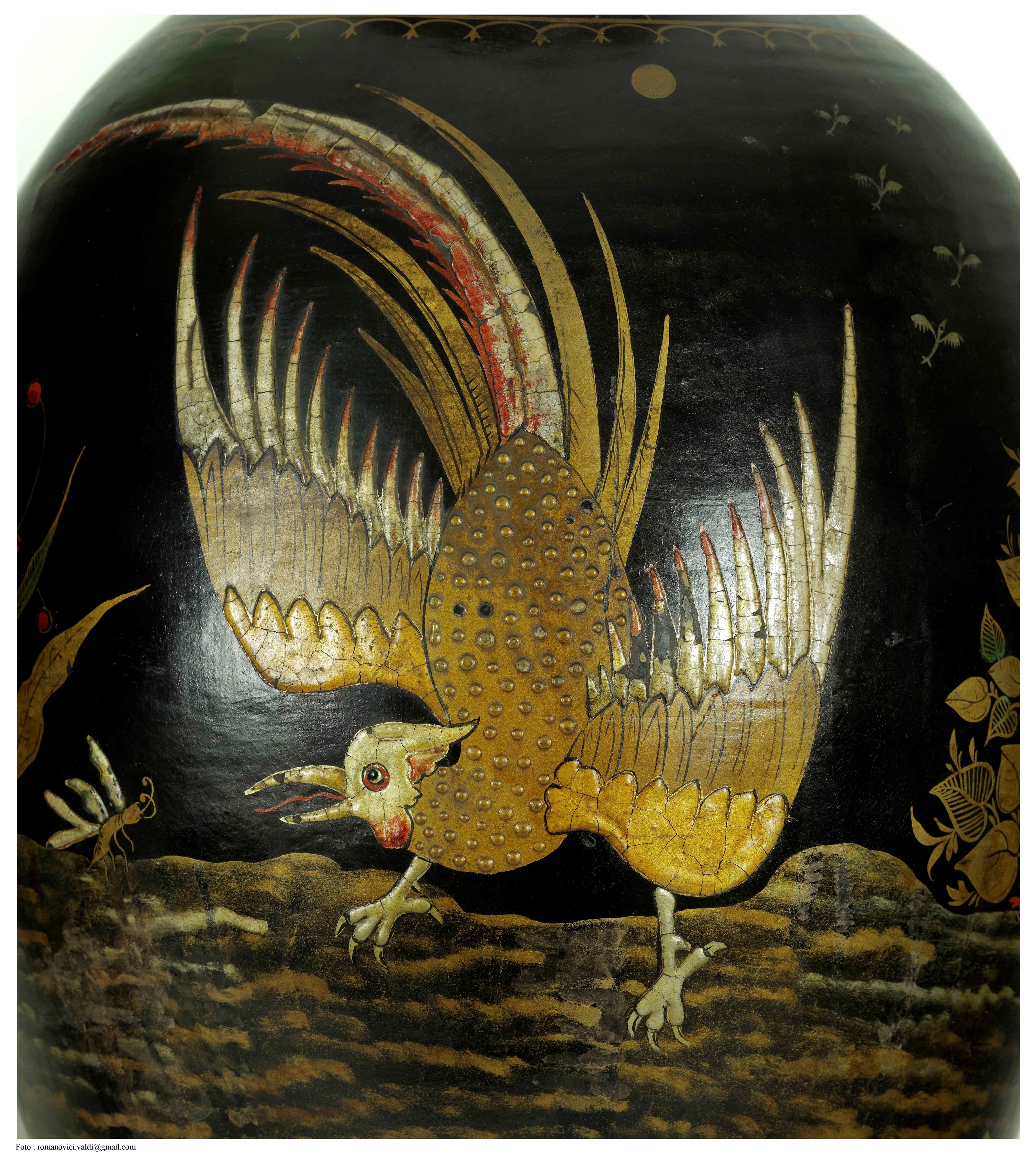 RARA COPPIA DI VASI IN TERRACOTTA LACCATI IN CHINOSERIE