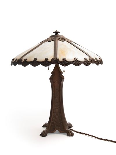 Lampada da tavolo americana in vetro slag, XX secolo