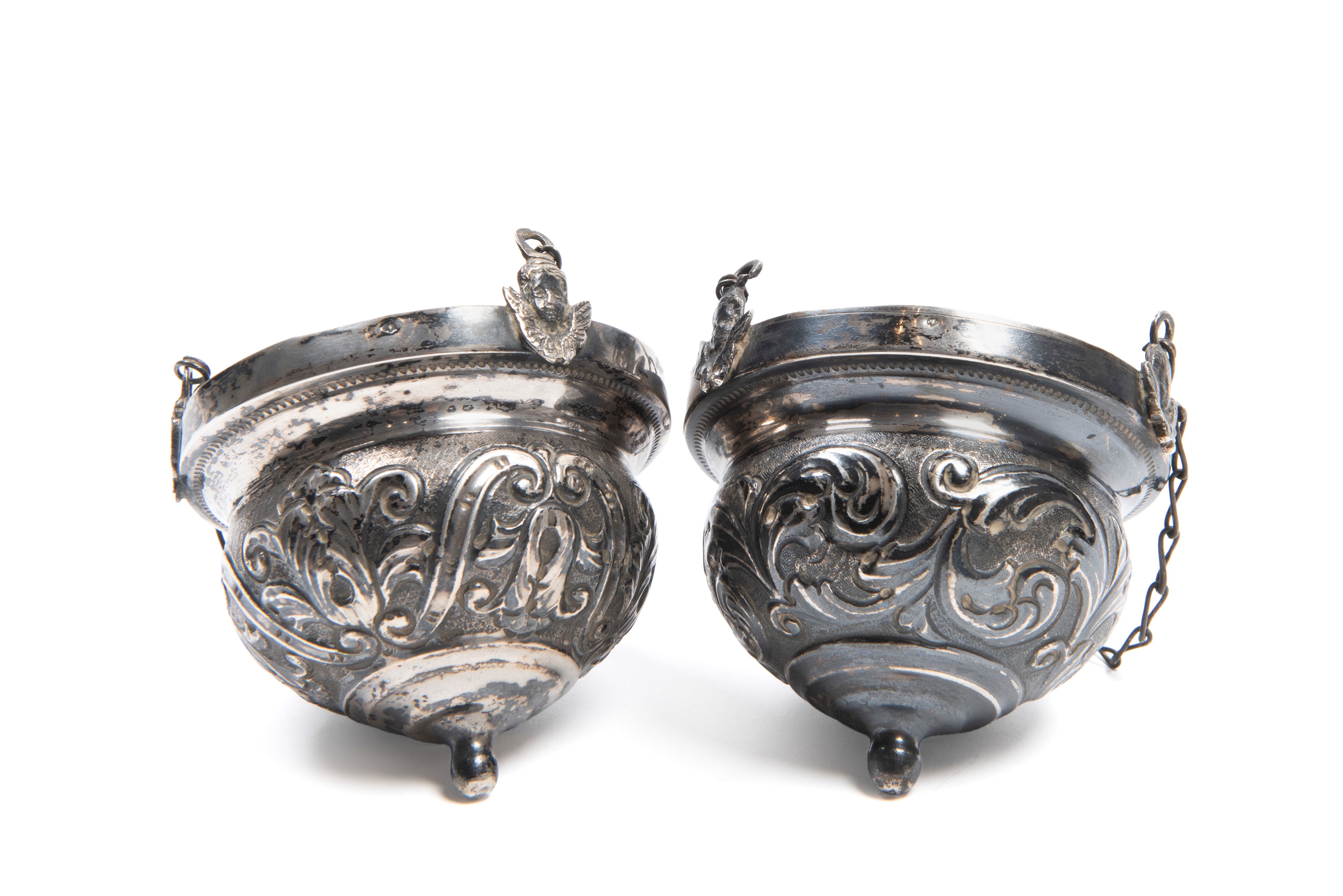 Coppia di acquasantiere in argento, Italia, post 1872