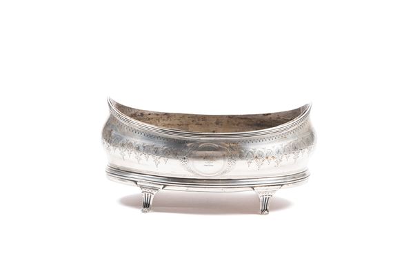 GEORGE III OVAL SILVER CENTERPIECE