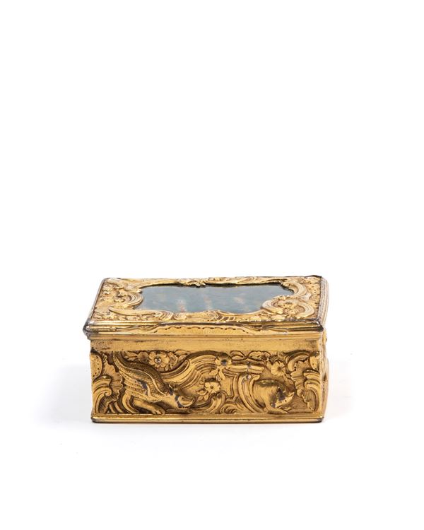 GILT COPPER SNUFFBOX