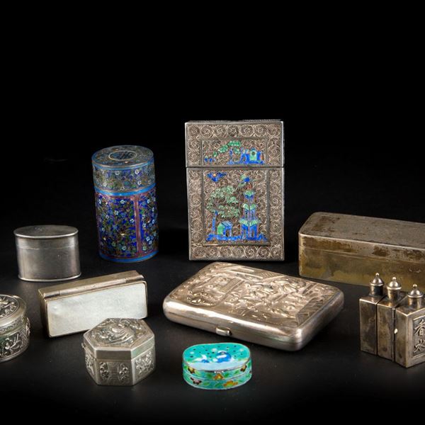 NINE BOXES AND FOUR SILVER SNUFF BOTTLE 