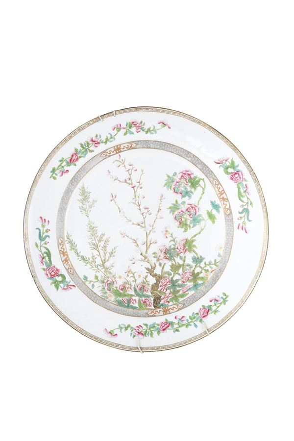 A LARGE SAMSON PORCELAIN PLATE