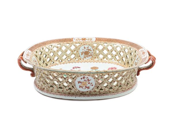 FAMILLE ROSE PORCELAIN PIERCED BASKET