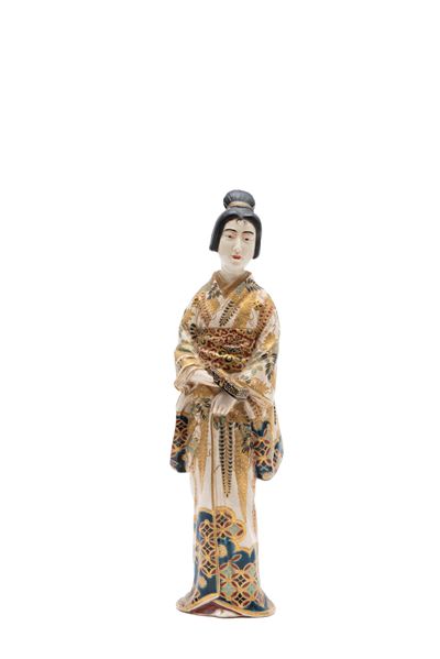 Scultura in porcellana Satsuma, raffigurante una dama, Giappone, periodo Meiji
