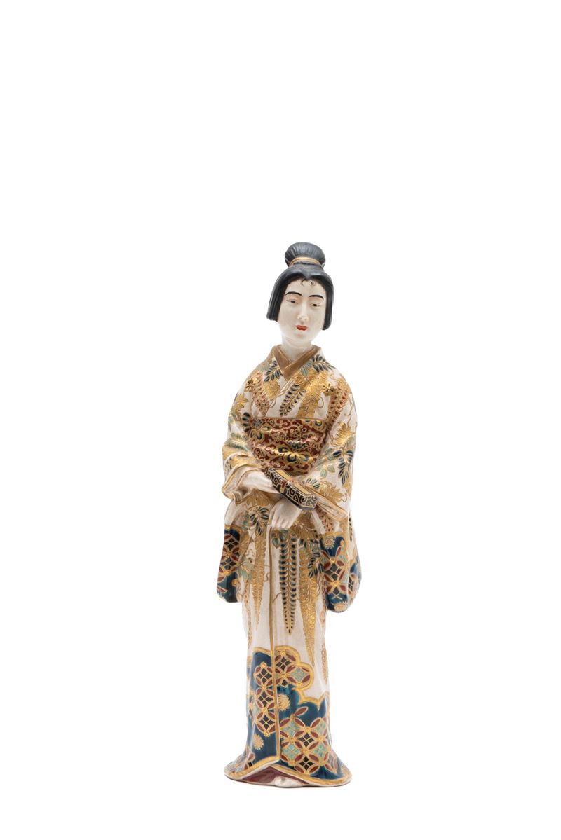 Scultura in porcellana Satsuma, raffigurante una dama, Giappone, periodo Meiji
