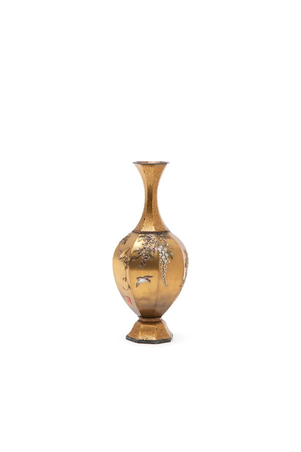 A GOLD LACQUER SHIBAYAMA VASE