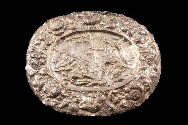 PIATTO DA PARATA IN ARGENTO