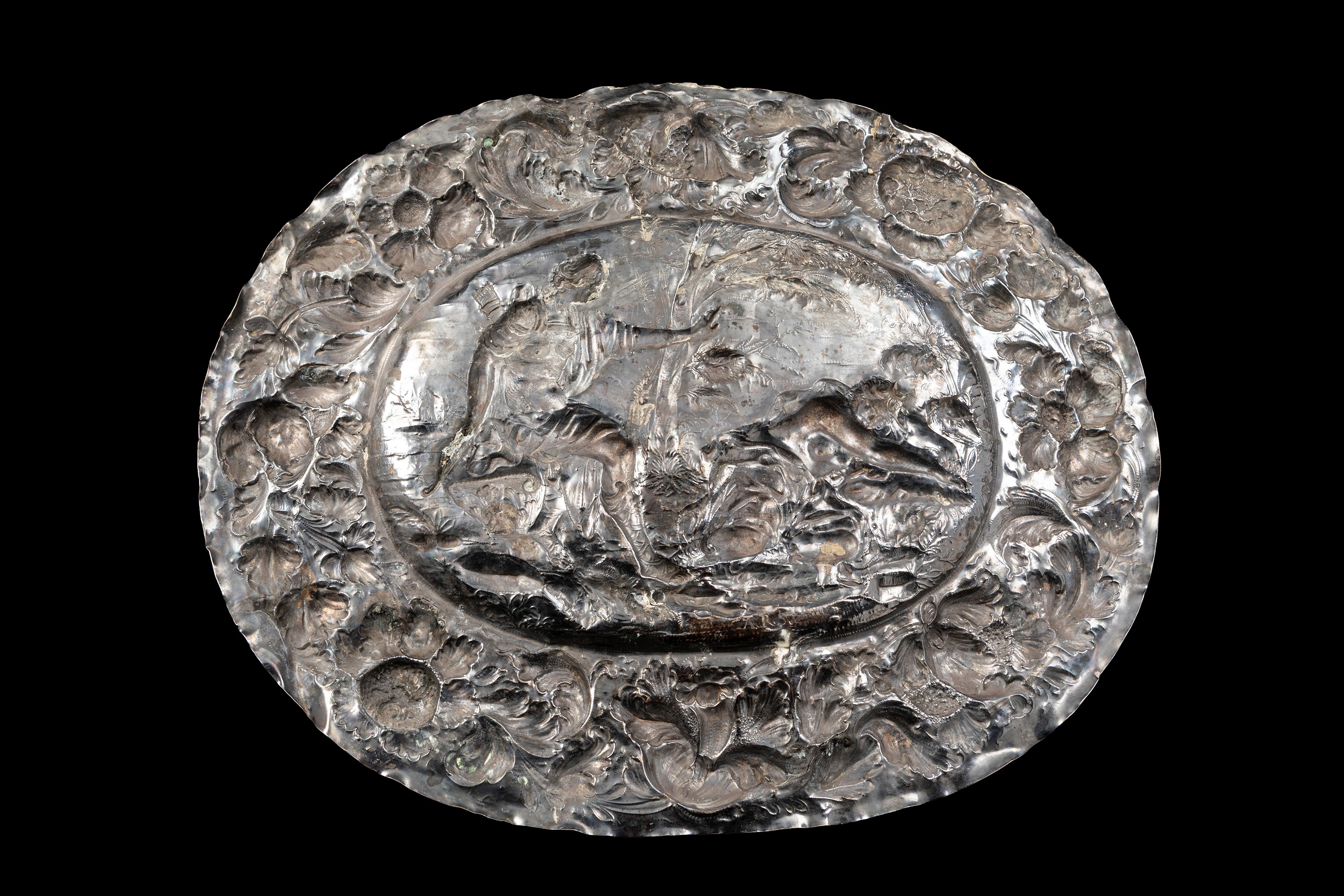 PIATTO DA PARATA IN ARGENTO