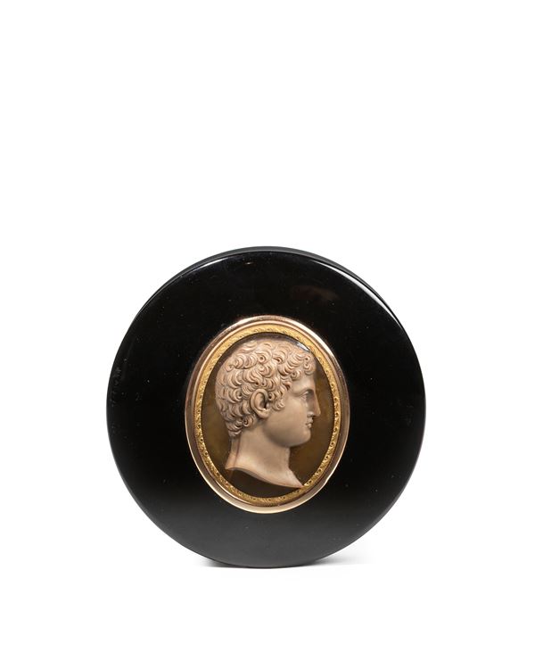 TABACCHIERA CON PROFILO IN AGATA